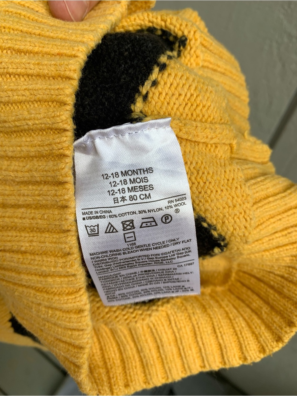 GAP Baby Peanuts Charlie Brown Yellow and Black Zigzag Kids Cardigan - Picture 4 of 7